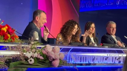 Teresa Mannino sul caso John Travolta: "Noi siamo colonie americane"