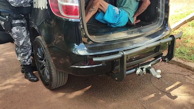 Com mandado de prisão em aberto, homem é detido pelo Pelotão de Choque no Bairro Periolo
