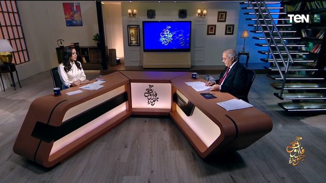 ما أجمل أن تجدَ امرأةً في ساعة ضيقْ تشرق كالفجر على العينين.. قصيدة في ليلة عشق للشاعر فاروق جويدة