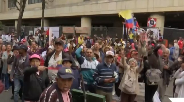 En medio de protestas, periodistas de diferentes medios de comunicación fueron agredidos
