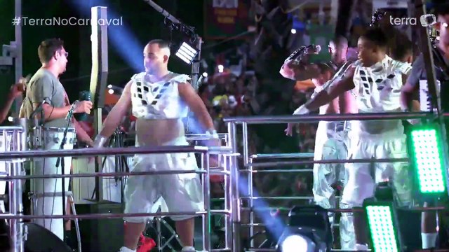 Carnaval 2024: Leo Santana canta 'Posturado e Calmo' em Salvador