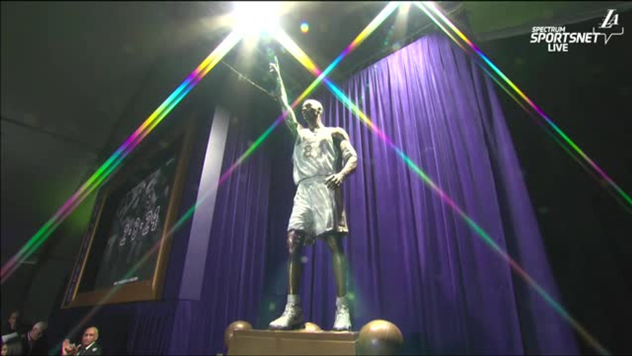 Lakers - La première des trois statues en hommage à Kobe Bryant dévoilée