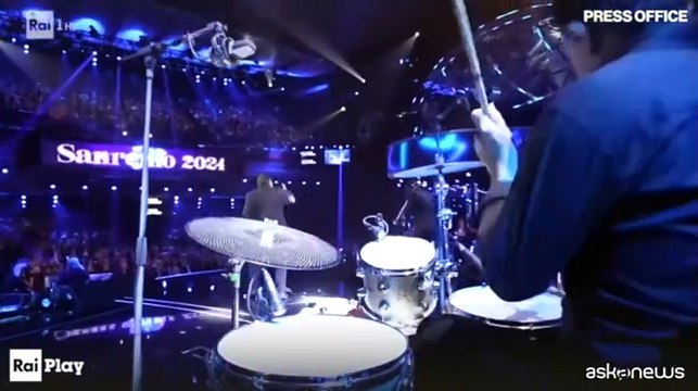 Sanremo, la terza serata incorona Ramazzotti e Russell Crowe