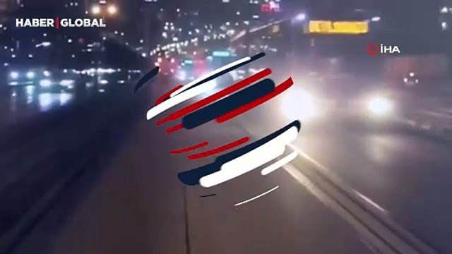 Metrobüs şoförüne metrobüs çarptı: Hayatını kaybettiği kaza böyle görüntülendi