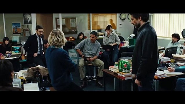 Vincent Elbaz en baroudeur casse-cou, Pascale Arbillot en rédac chef sur les rotules, Roschdy Zem en journaliste frustré: une bande d'acteurs joue aux grands reporters dans Vivants , en salles mercredi.