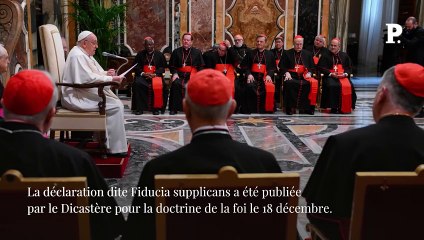 Unions homosexuelles : pourquoi le pape François remet de l’huile sur le feu