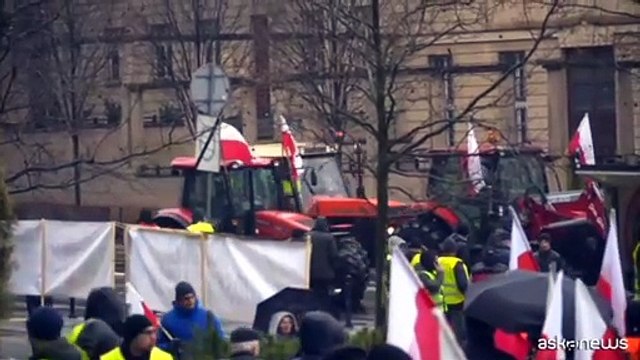 La protesta dei trattori in Polonia, bloccato il centro di Poznan