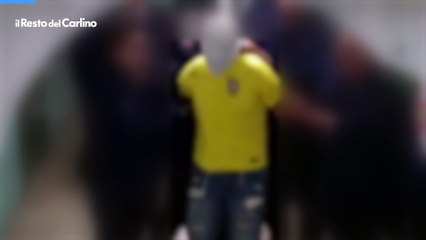 Torture in carcere a un detenuto: il video del pestaggio