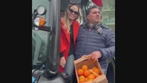 Ornella Muti e la figlia Naike a Sanremo con gli agricoltori - Video