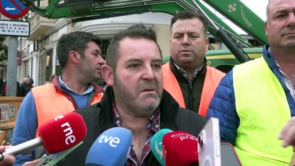 Video herunterladen: Nuevos cortes de tráfico en el cuarto día de movilizaciones de los agricultores