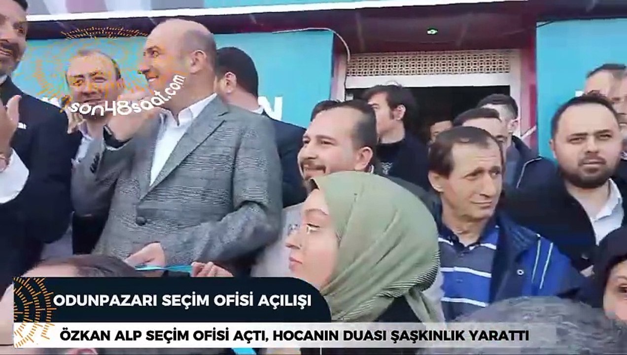 Seçim ofisi açılışında hocanın duası yüzlerde şaşkınlık ve tebessüm yarattı