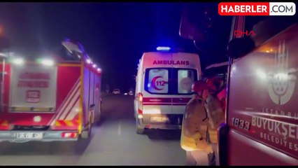 Avcılar'da Otomobil Kazası: Sürücü İki Özel Halk Otobüsüne Çarptı
