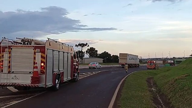 Pneu da moto estoura e deixa motociclista ferido em acidente na BR-467 em Cascavel