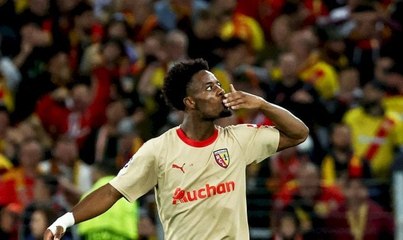 Affiche du choc entre Nantes et Lens : les équipes alignées dévoilées.