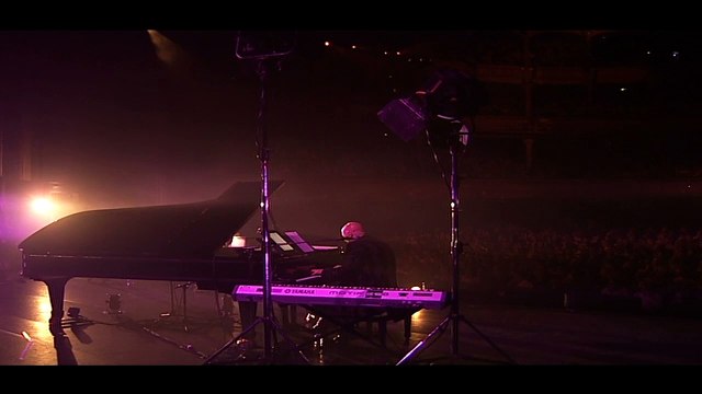 RAPHAEL — “Elisa” ● RAPHAEL LIVE - RÉSISTANCE À LA NUIT | THÉÂTRE DU CHÂTELET LE 2 OCTOBRE 2006 (CONCERT ACOUSTIQUE) | (DVD2)