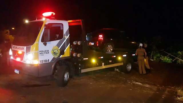Perseguição e troca de tiros termina com carro apreendido e dois presos no Angra dos Reis