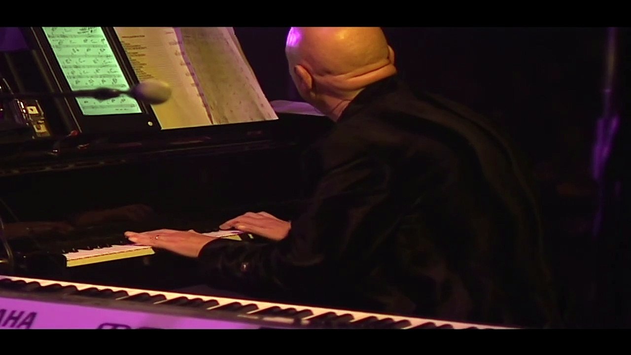 RAPHAEL — “Sur la route” ● RAPHAEL LIVE - RÉSISTANCE À LA NUIT | THÉÂTRE DU CHÂTELET LE 2 OCTOBRE 2006 (CONCERT ACOUSTIQUE) | (DVD2)