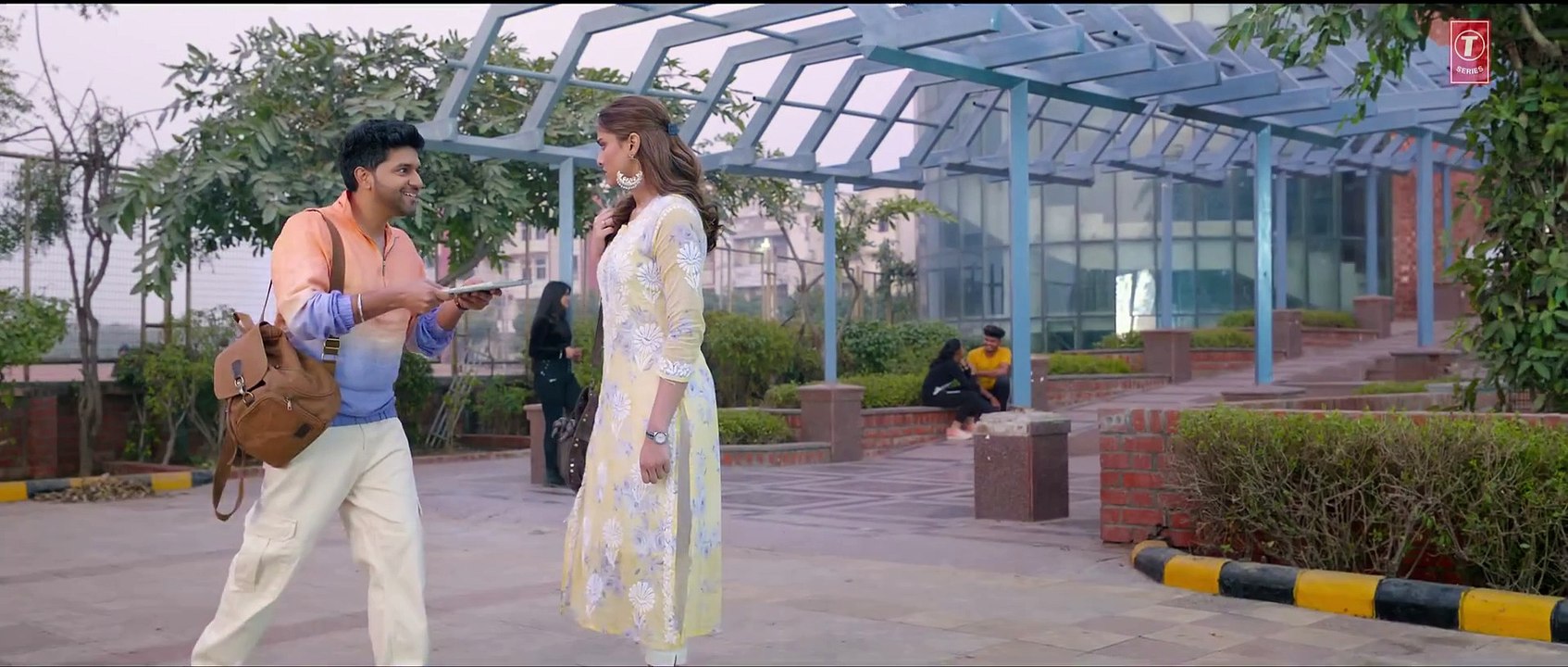 JEENA SIKHAYA (Song) - Kuch Khattaa Ho Jaay- Guru Randhawa, Saiee M Manjrekar - Sachet-Parampara