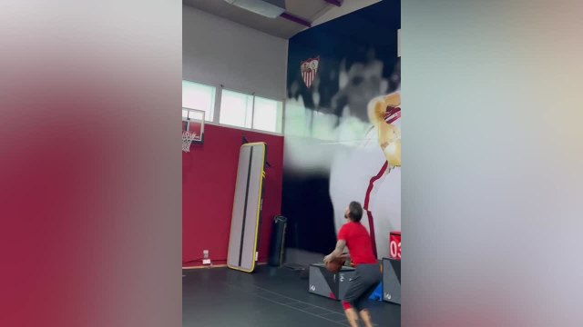 Sergio Ramos se viste de Stephen Curry en sus redes y nos regala este canastón