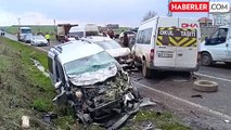 Siverek'te Minibüs, Otomobil ve Hafif Ticari Araç Kaza Yaptı: 6 Yaralı