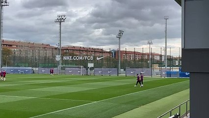 Raphinha sale a entrenarse antes de enfrentarse al Granada