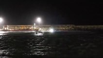 Mueren dos guardias civiles tras embestir una narcolancha contra su patrullera en el puerto de Barbate