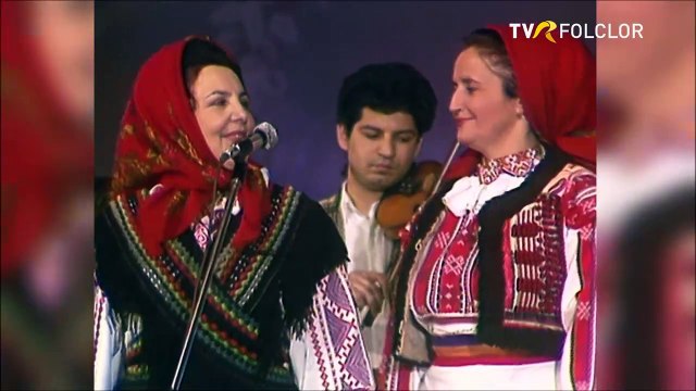 Viorica Flintasu si Maria Sidea - Da, Doamne, pe lume bine (Tezaur folcloric - arhiva TVR)