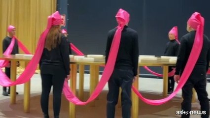 Pirelli HangarBicocca, sei storiche performace di James Lee Byars