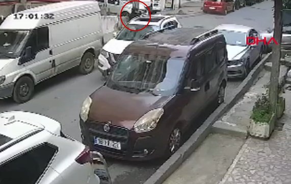 Aziz Yeniay'ın seçim çalışması sırasında yapılan saldırı kamerada