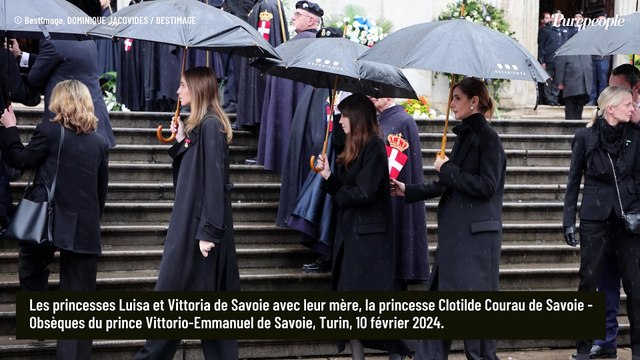 Emmanuel-Philibert de Savoie entouré aux obsèques de son père : Clotilde Courau, leurs filles et les têtes couronnées en soutien