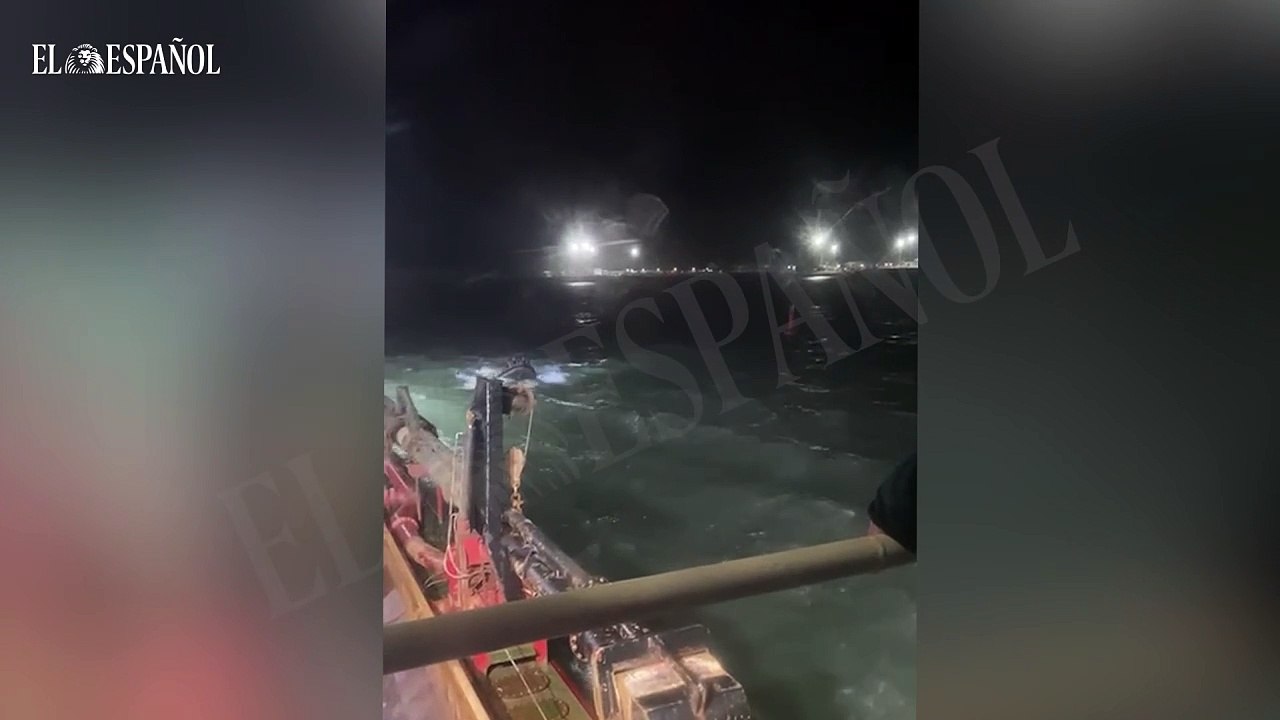 Una narcolancha embiste una embarcación de la Guardia Civil
