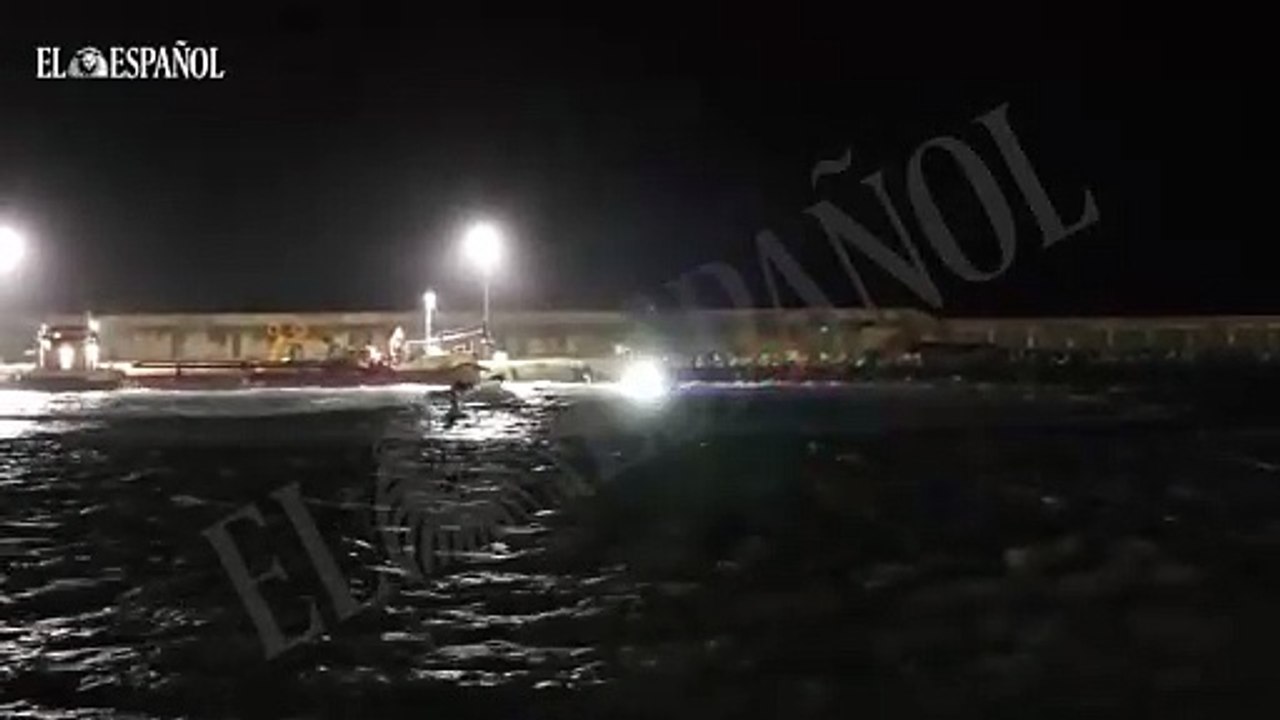 Una narcolancha embiste una embarcación de la Guardia Civil
