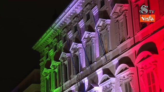 Giorno del ricordo per vittime Foibe, la facciata di palazzo Madama illuminata con il tricolore