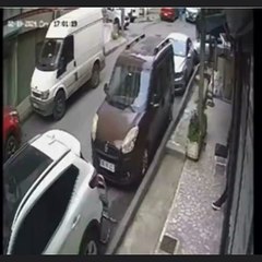 AKP'li Aziz Yeniay'ın seçim çalışması esnasında silahlı saldırı