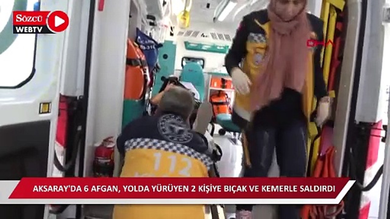 Yolda yürüyen 2 gence Afganistan uyruklu 6 kişiden bıçak ve kemerli saldırı: O anlar kamerada