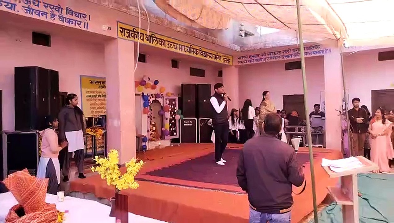 देशभक्ति व लोक गीतों ने मोहा मन