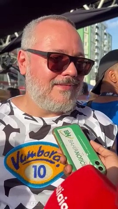 Ator dalton Mello fala sobre a energia do carnaval de salvador e revela que vai curtir mais da cidade após a folia