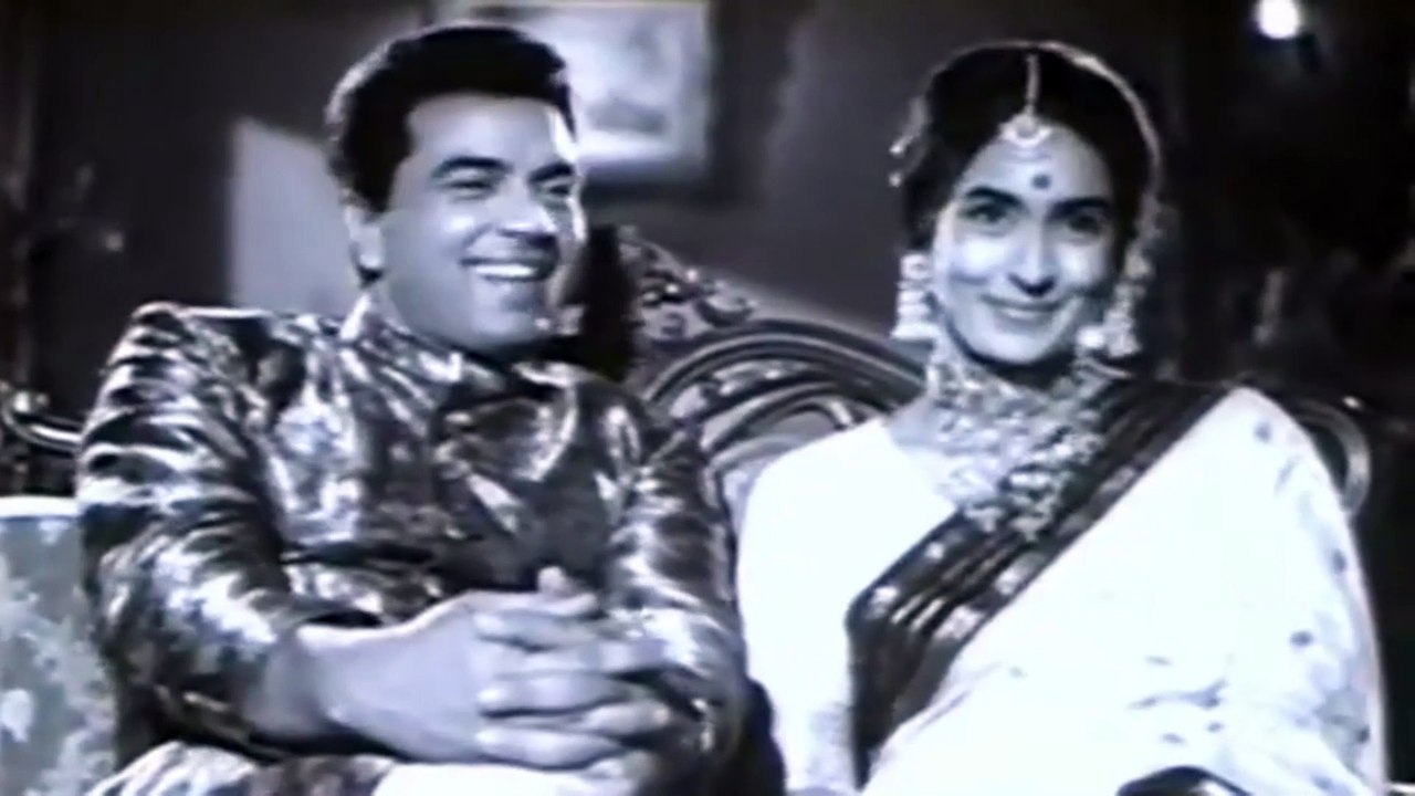 Chup chup kade Helen Laxmi