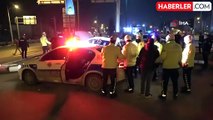 Polisin 'dur' ihtarına uymayarak kaçan ehliyetsiz sürücü kaza yaptı