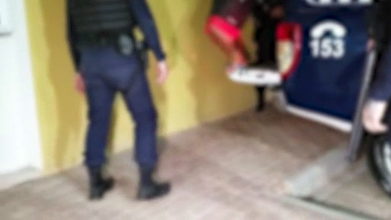 Maria da Penha em ação! Irmão é preso após agredir a irmã e tentar bater na mãe com porrete