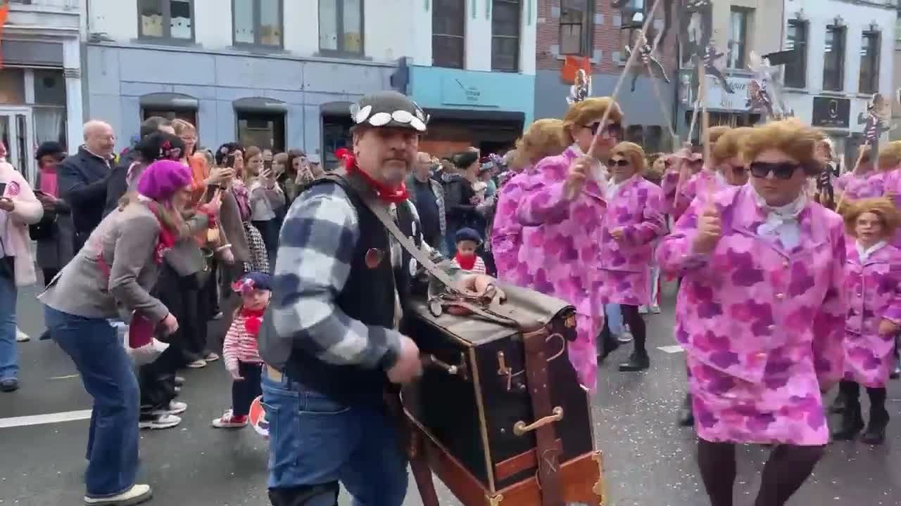 Dimanche Gras à Binche à l'heure de l'apéro (2)