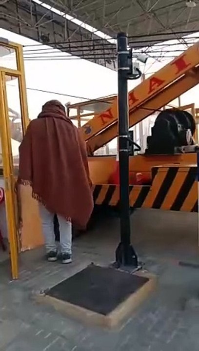 The pickup returning after vacating Guava Delhi collided with a truck filled with pipes, driver died, another injured