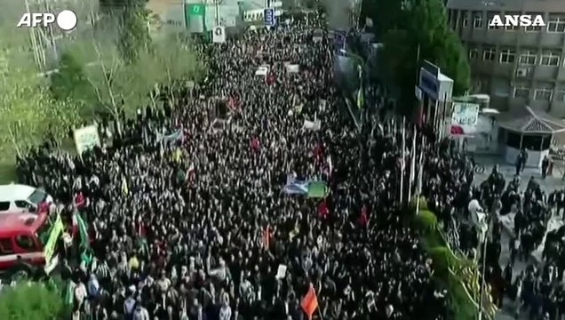 Iran, corteo a Teheran per i 45 anni della Rivoluzione islamica