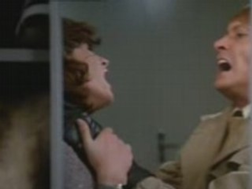 Peur sur la ville - Des mains d'homme, un corps d'homme