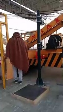 दिल्ली-मुम्बई सुपर एक्सप्रेस वे पर चलते ट्रक में घुसी पिकअप, एक की मौत, दूसरा घायल, देखे वीडियो