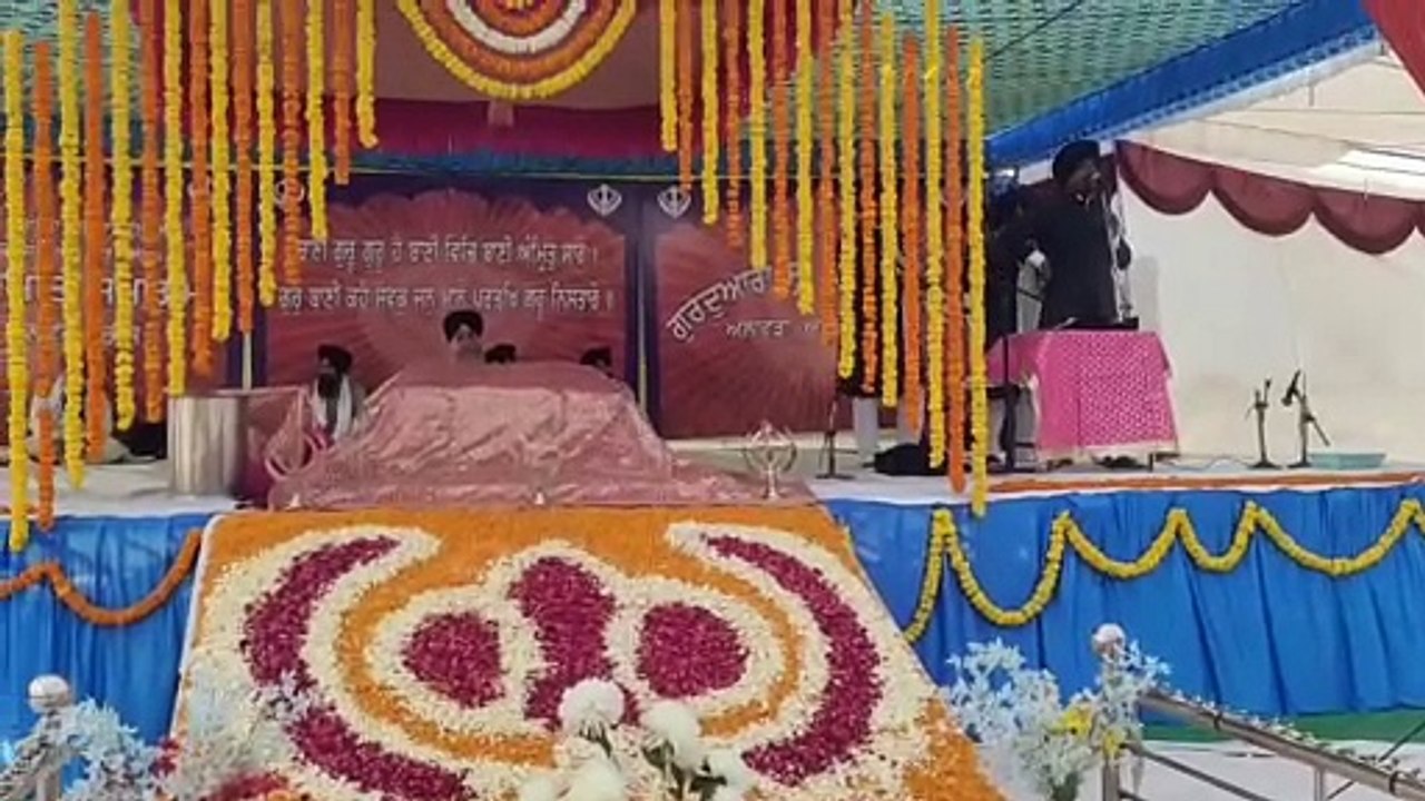 गुरमत समागम: दूर-दूर से आई संगतों ने फूलों से सजे बाबा के दरबार में मत्था टेका, अखंड पाठ साहिब का रसपान किया, देखे वीडियो