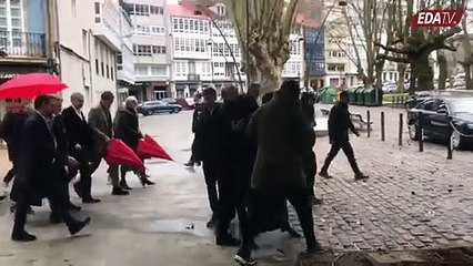 Así reacciona Zapatero tras ser pillado en Galicia por un reportero de EDATV