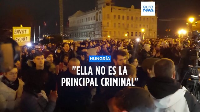 Reacción popular a la dimisión de la presidenta de Hungría por un indulto sobre caso de pederastia