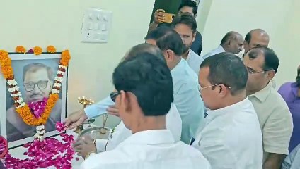 वीडियो देखें...भाजपा नेताओं ने पुण्यतिथि पर दीनदयाल उपाध्याय को इस अंदाज में किया याद