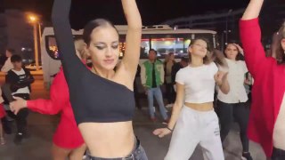 Çılgın Dondurmacı _ Ortalık Yıkılıyor Senkronize Grup Dansı Yeni Video (2022)